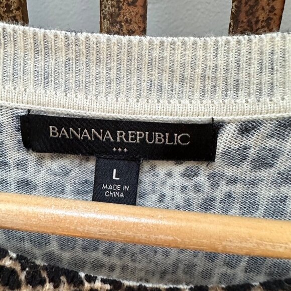 Banana Republic Animal Print Crew Neck Career Casual Light Sweater Womens Size L - Picture 6 of 7